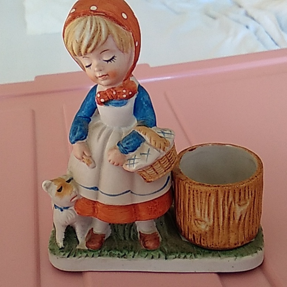 VINTAGE CMA 1979 PORCELAIN BISQUE GIRL AND DOG FIGURINE Votive holder